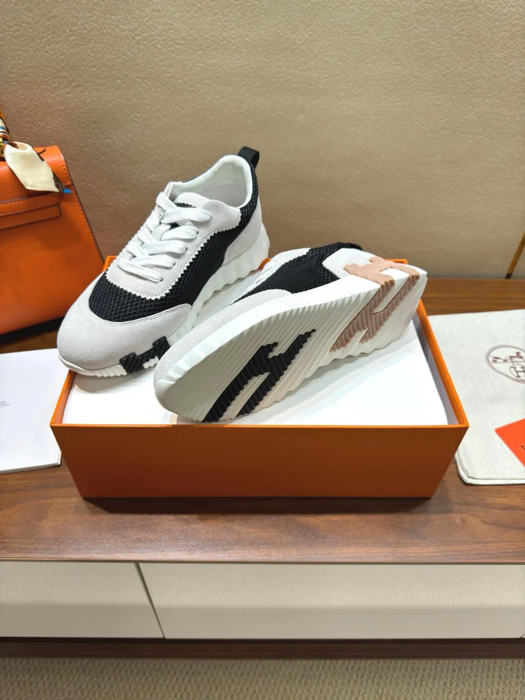 💕💕Factory direct selling price p640💕💕 Men ➕20💰Hermes 🐎24 new sports shoes 🆕 H family 2024giga new sports shoes **3cm, a real artifact, original molded outsole, very stylish and light, perfect foot feel💯 size: 34-46 (customized at 34.45.46)